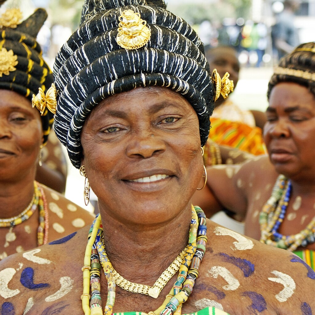 Queen Mother, Fashion, Ghana, West Africa photography by Remo Kurka