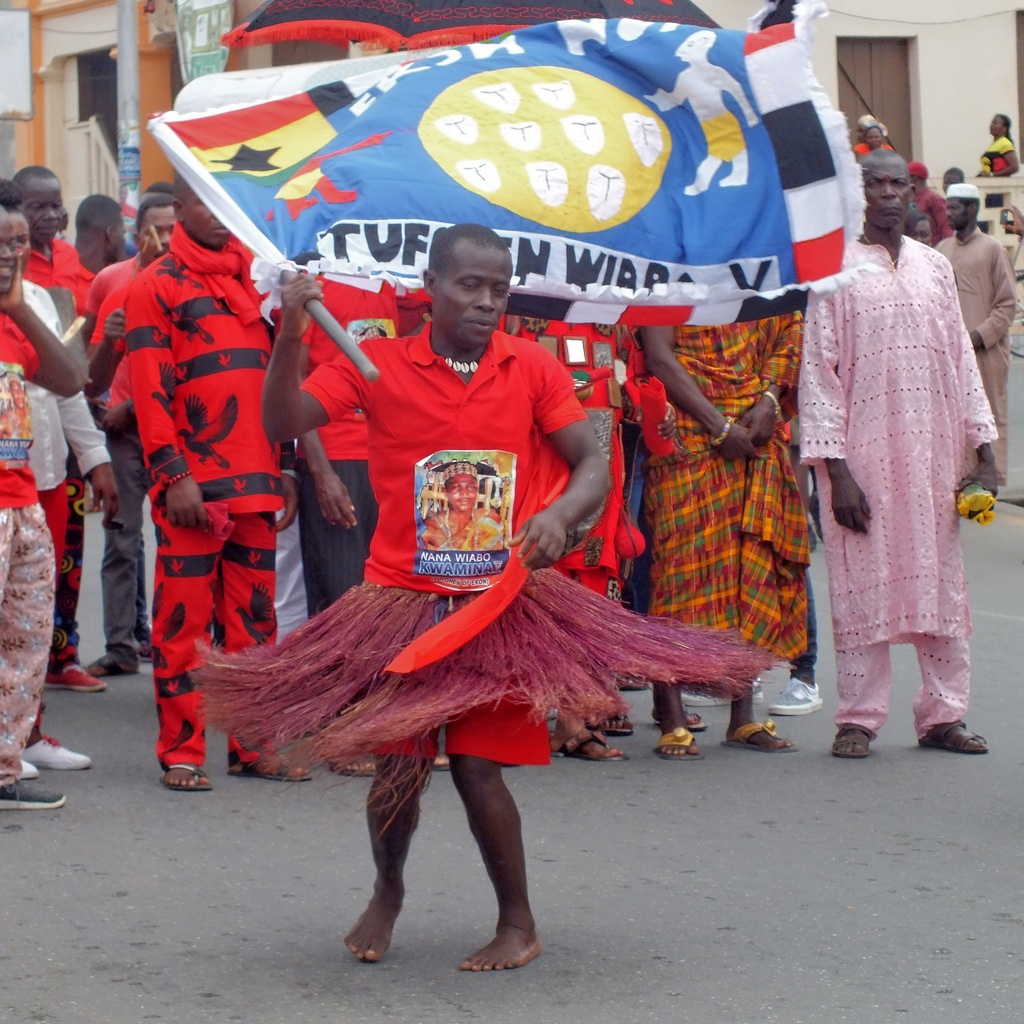 Peopl at Cape Coast festival, Ghana photography by Remo Kurka